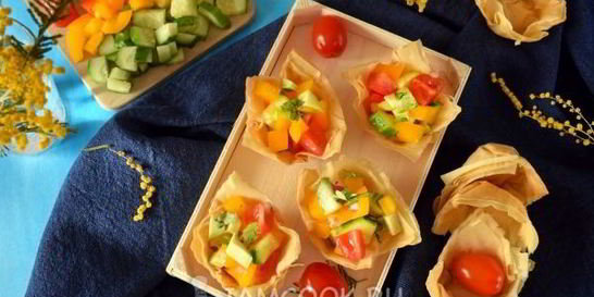 Тарталетки из теста фило с салатом