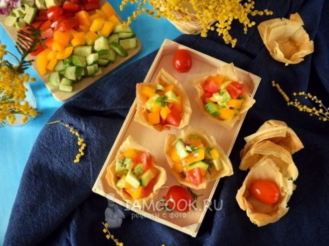 Рецепт тарталеток из теста фило с салатом