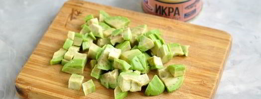 тарталетки с икрой селедки, авокадо и творожным сыром. Шаг 4