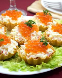 Тарталетки с крабовыми палочками