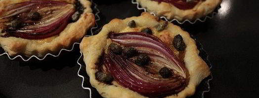 тарталетки с красным луком и сырным соусом. Шаг 13