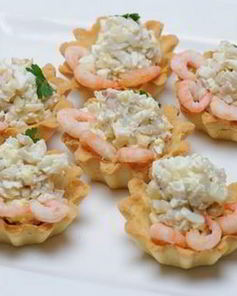Тарталетки с морским коктейлем