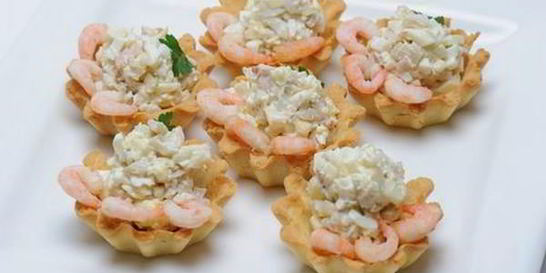 Тарталетки с морским коктейлем