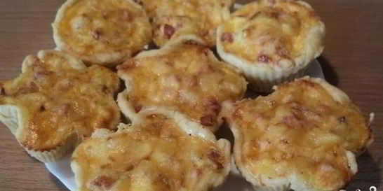 Тарталетки с ветчиной и сыром