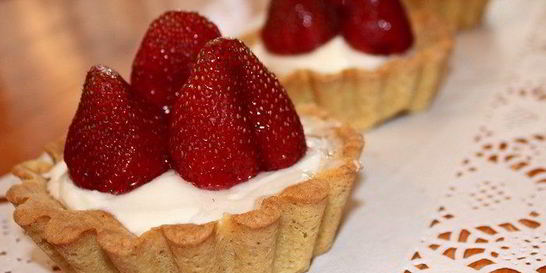 Клубничная тартинка