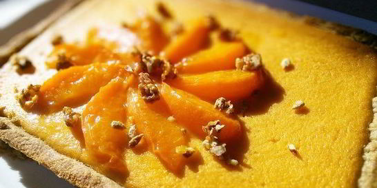 Ореховый тарт с персиковым курдом