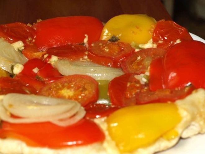 Рецепт овощного тарта с помидорами, болгарским перцем, луком