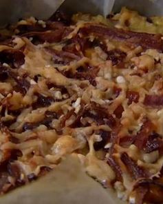 Рисовый тарт с карамелизированным луком, сыром и грецкими орехами