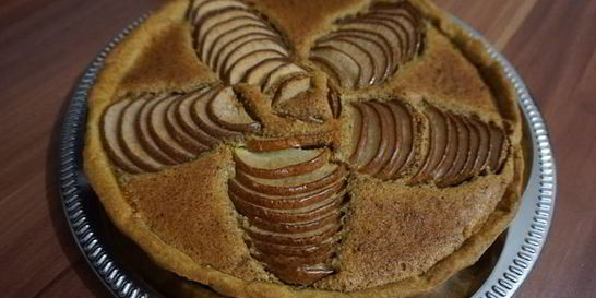 Тарт с грушами и миндалем