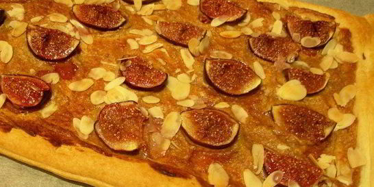 Тарт с инжиром и миндалем