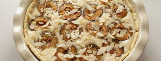 тарт со сливами, рикоттой и миндалем. Шаг 5