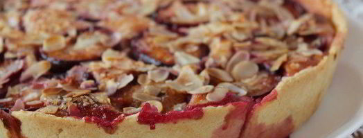 тарт со сливами, рикоттой и миндалем. Шаг 6