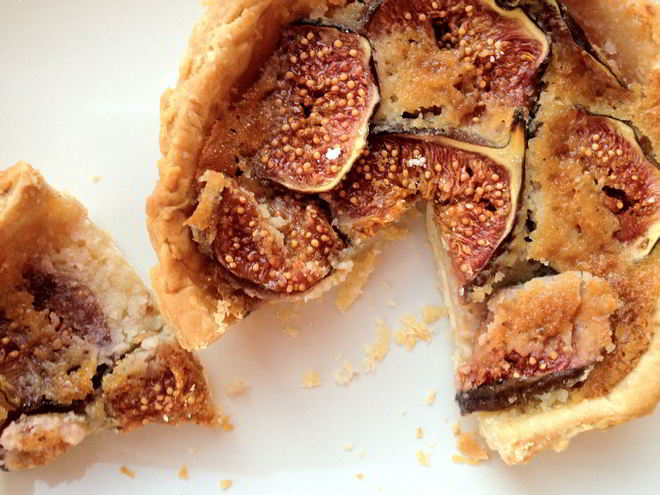 Рецепт тартина с инжиром и миндальным кремом франжипан