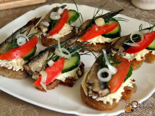 Рецепт тартинок с плавленным сыром и шпротами