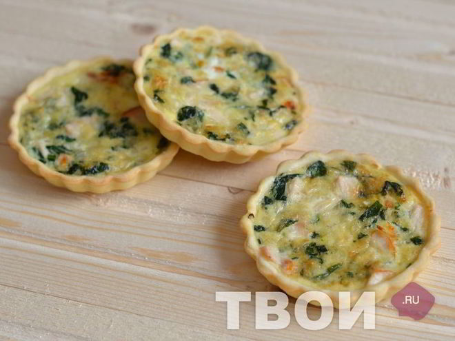 Рецепт тартов с копченой курицей и шпинатом