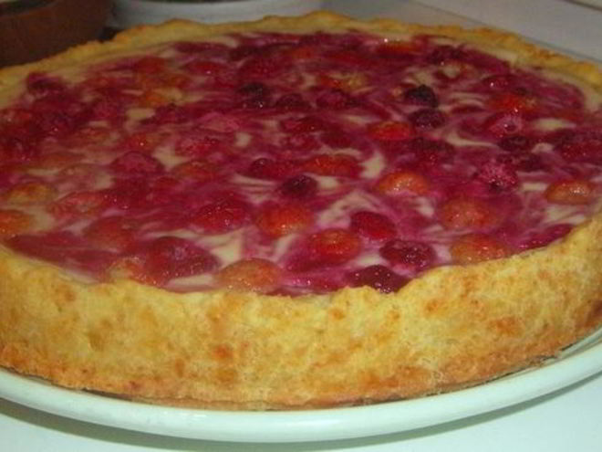 Рецепт творожного тарта с малиной и заварным кремом