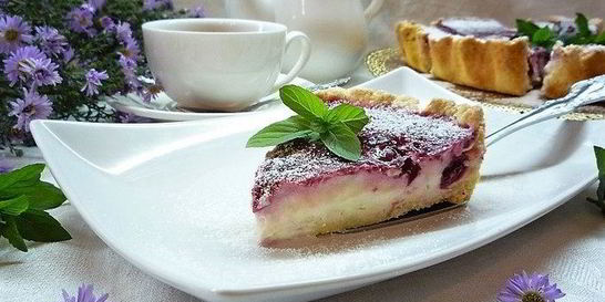 Вишневый тарт с лаймом и заварным кремом