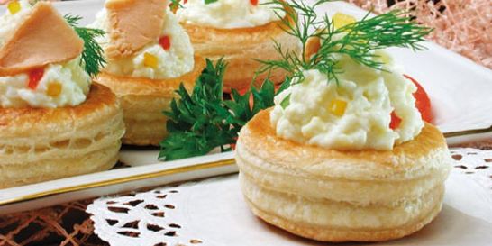 Волованы с лососем