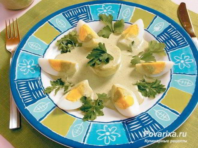 Рецепт яиц под зеленым соусом