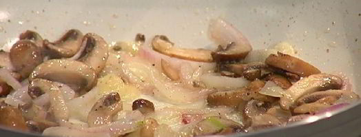 яйца, запеченные в корзиночках фило с грибами. Шаг 5