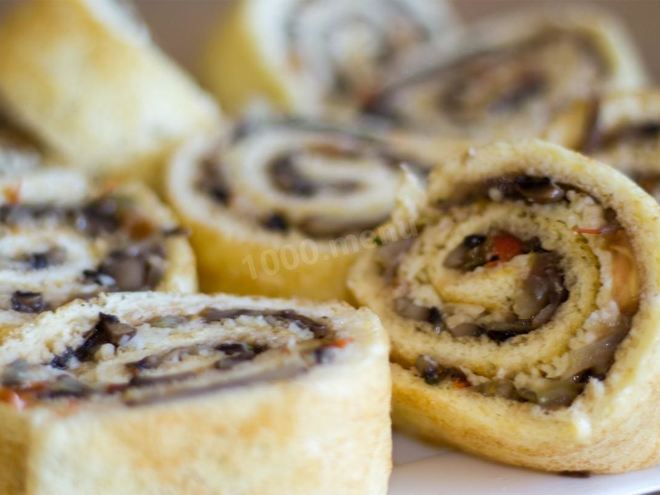 Рецепт закуски — бисквитного рулета с грибам