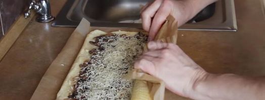 закуска — бисквитный рулет с грибам. Шаг 6