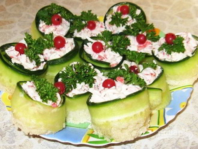 Рецепт закуски из крабового мяса с огурцом