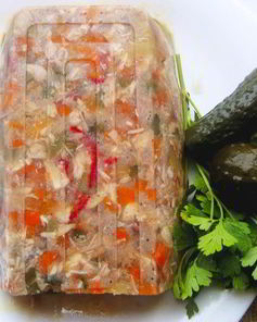Заливной террин с курицей и овощами