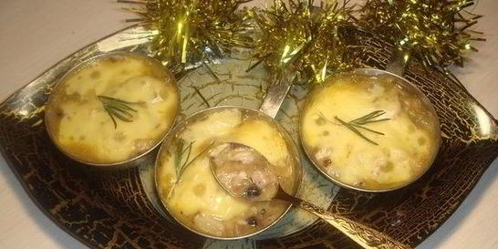 Жульен со свининой и грибами